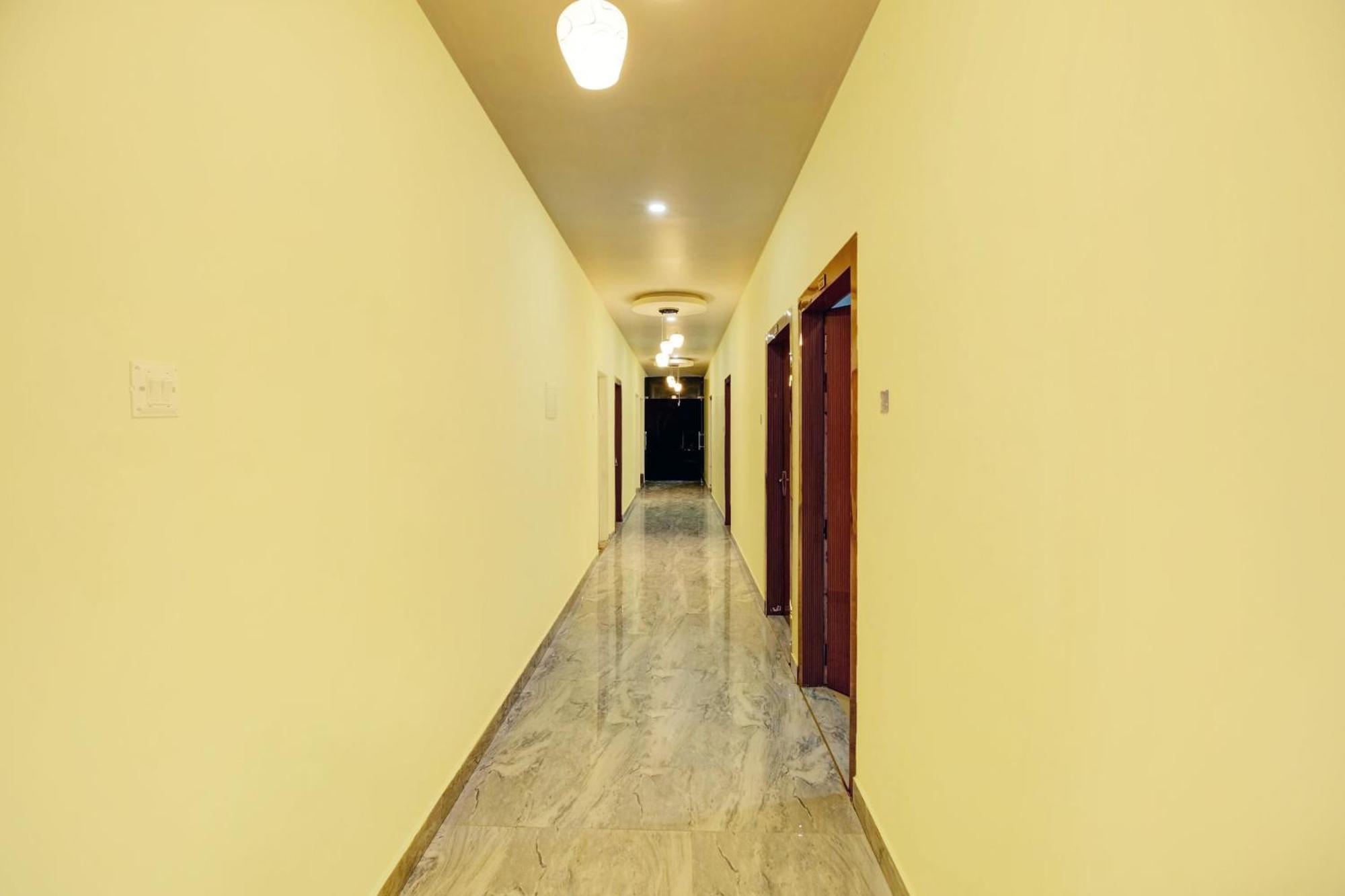 Super Hotel O Sai D-Lux Guwahati Eksteriør bilde